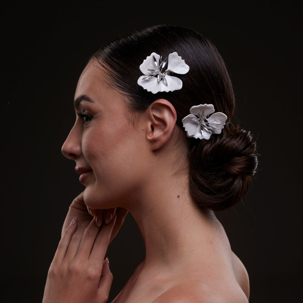 2-Piece White Flower Hair Comb Set