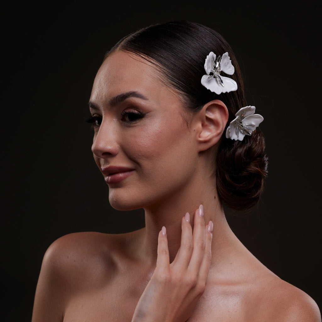 2-Piece White Flower Hair Comb Set