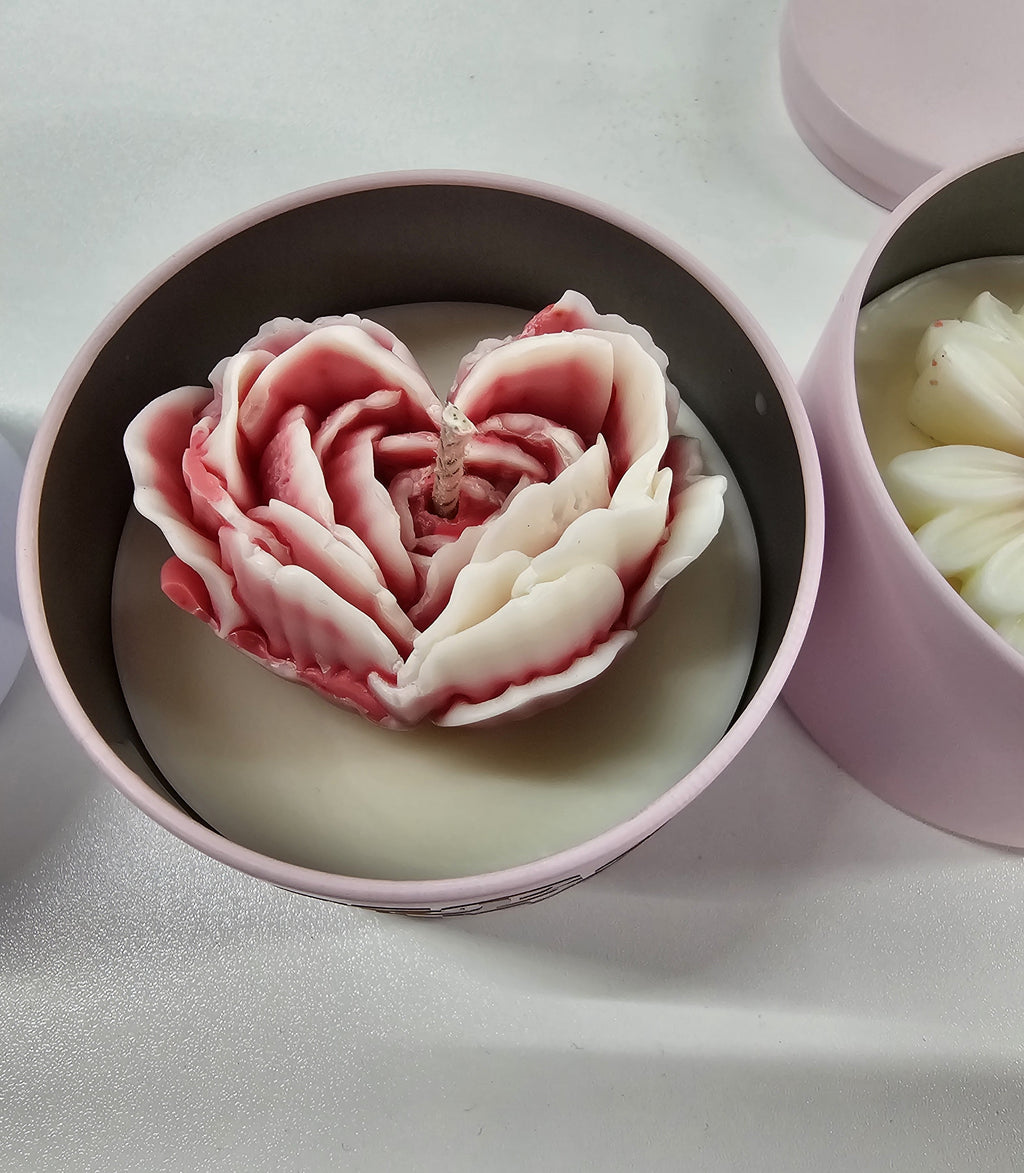 Flower Topped Candle - Shiny rose decor