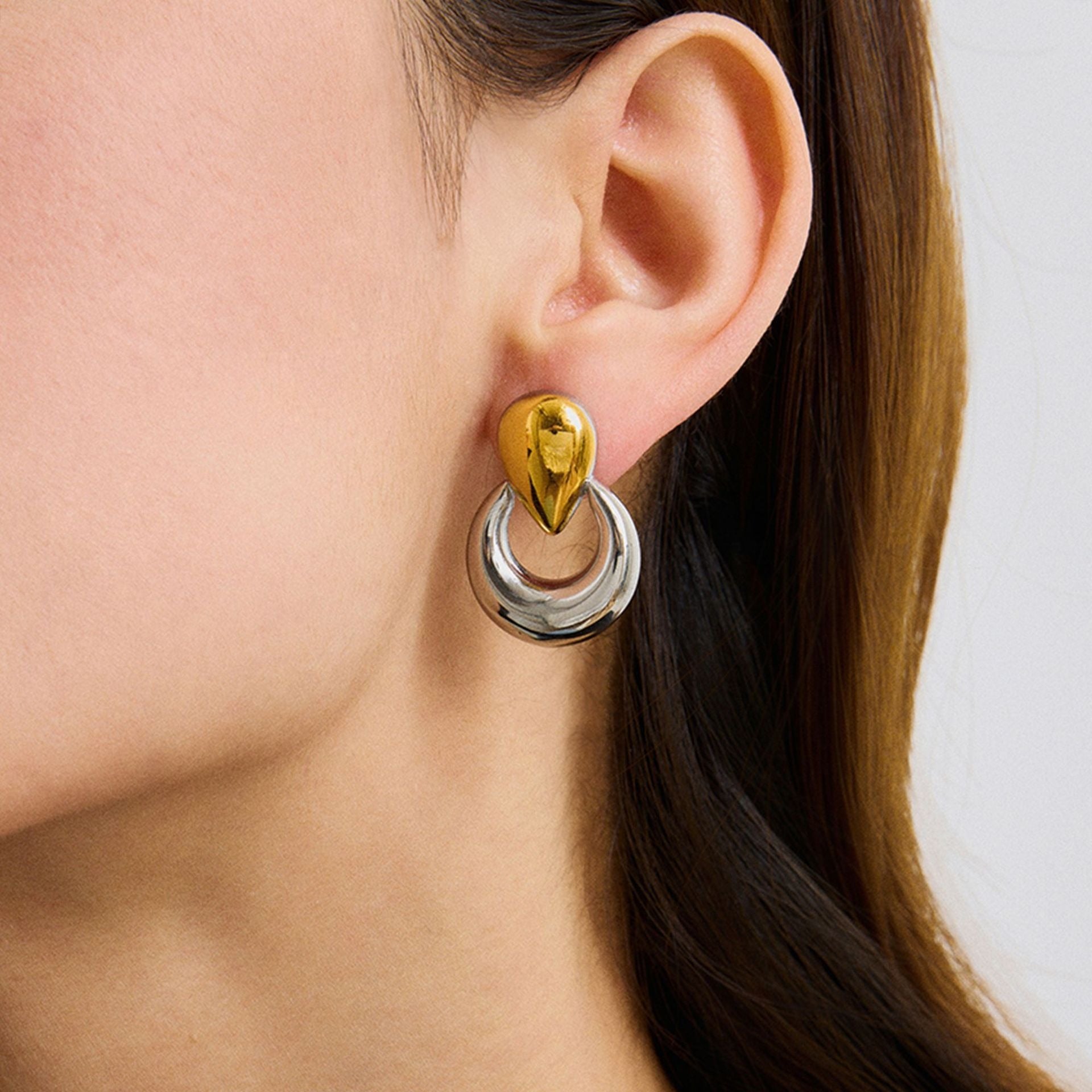 18K gold U-shaped and teardrop-shaped earrings with gold and silver color matching design, trendy and unique