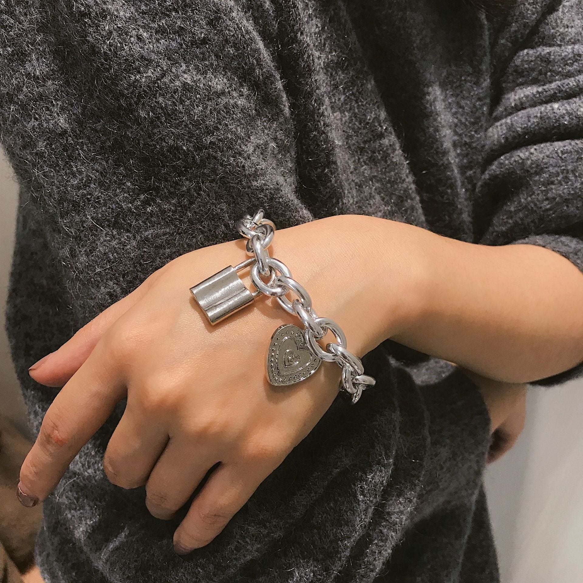 18k gold multi-layer lock-shaped retro street style bracelet