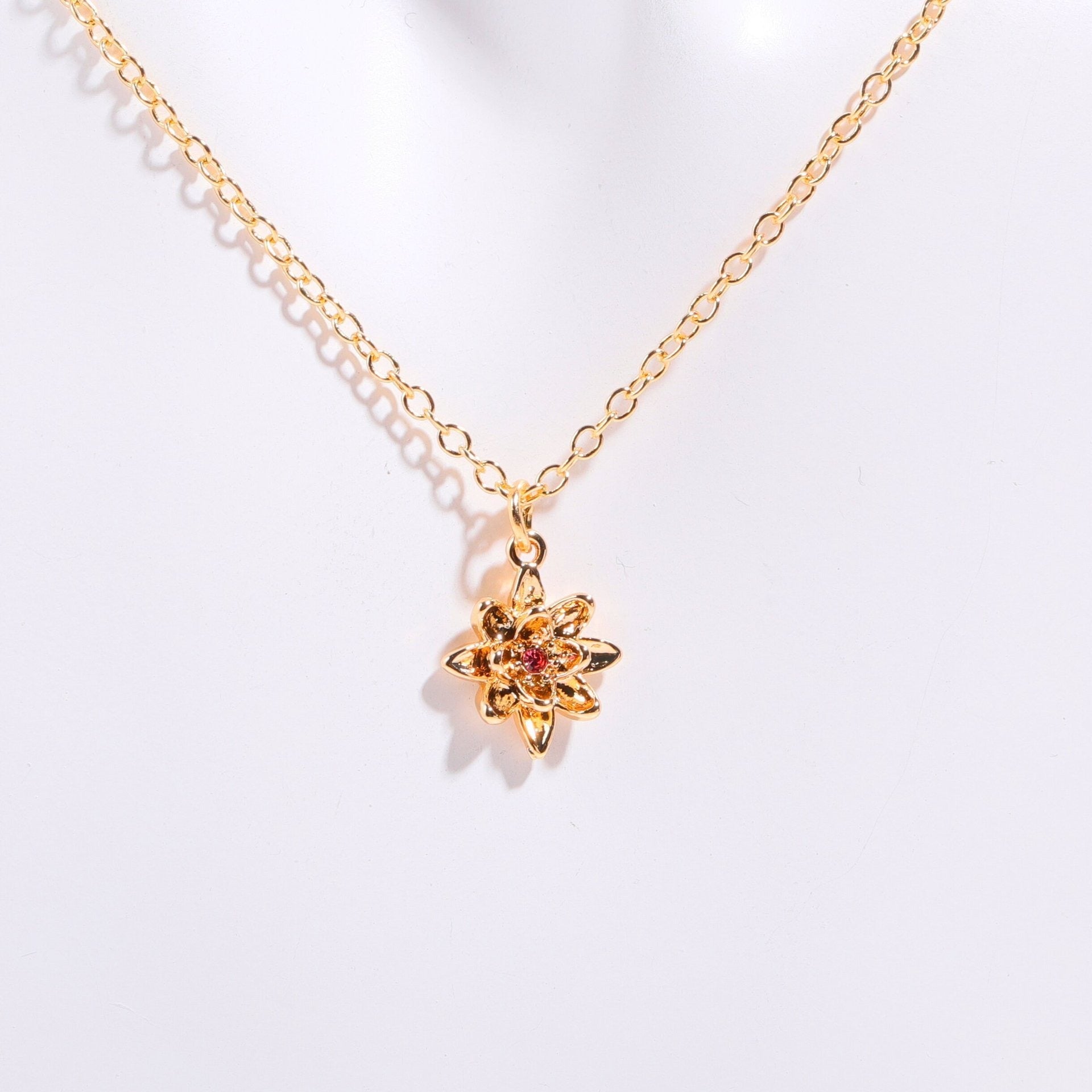 18 Gold December Birth Flower Bracelet