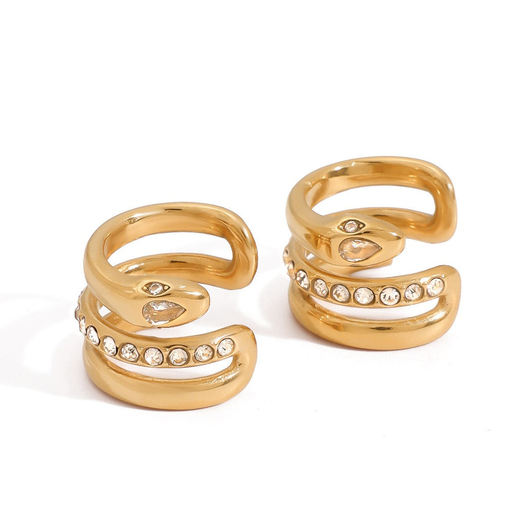 18K gold geometric diamond earrings with exquisite design