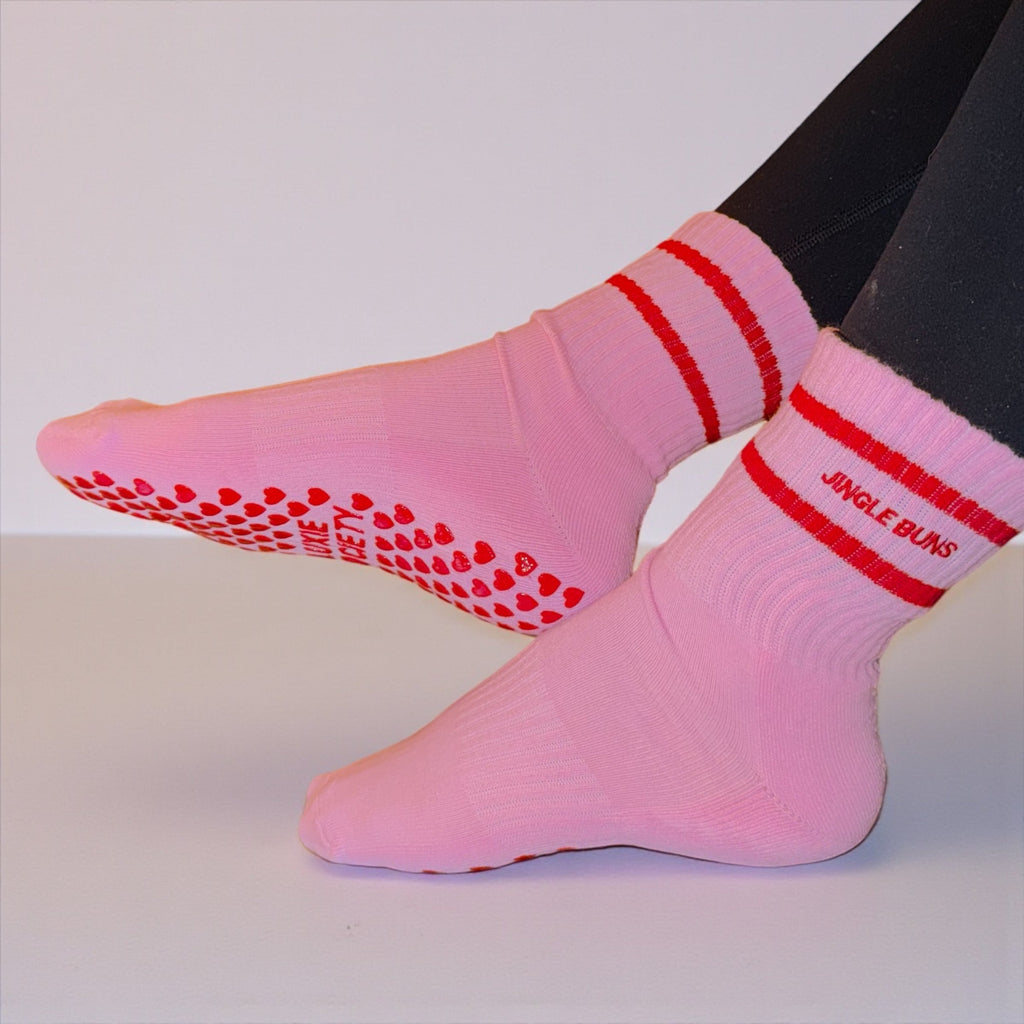 💕 JINGLE BUNS – Pink Holiday Grip Crew Socks