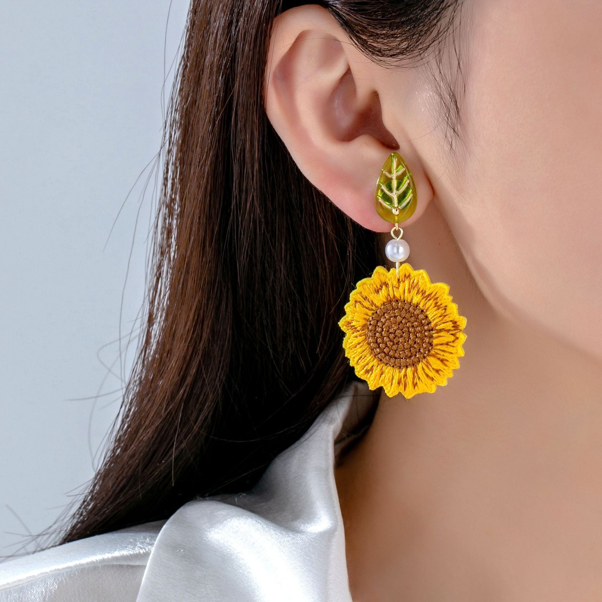 Sense Niche Flower Fabric Art High-key Dignified Ear Clip