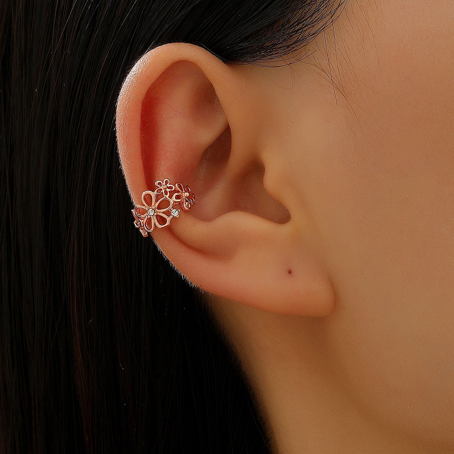 Women's Vintage Engraving Simple Bone Temperament Alloy Ear Clip