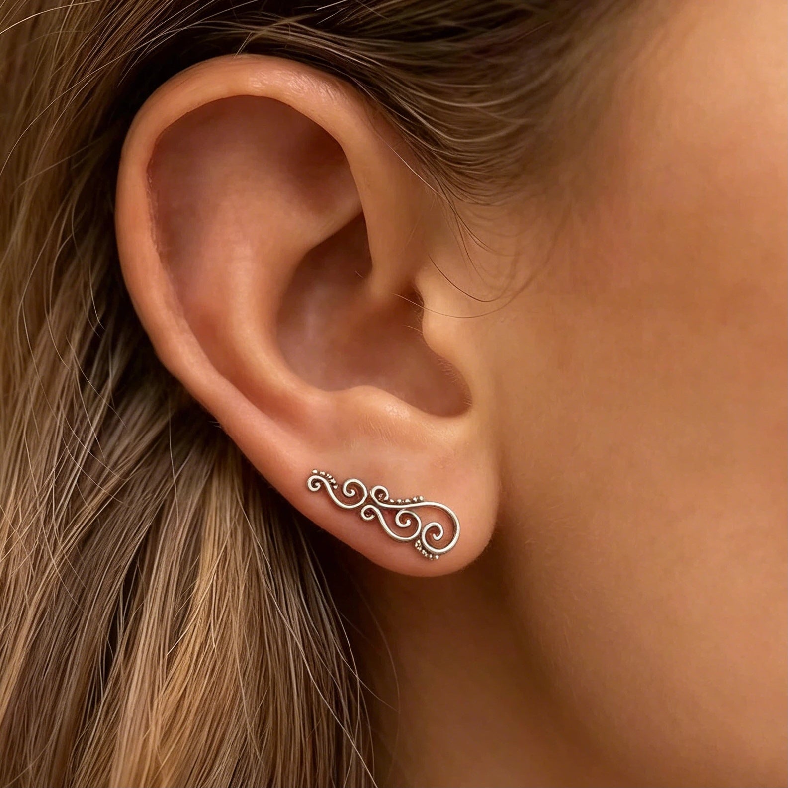 Women's Vintage Engraving Simple Bone Temperament Alloy Ear Clip