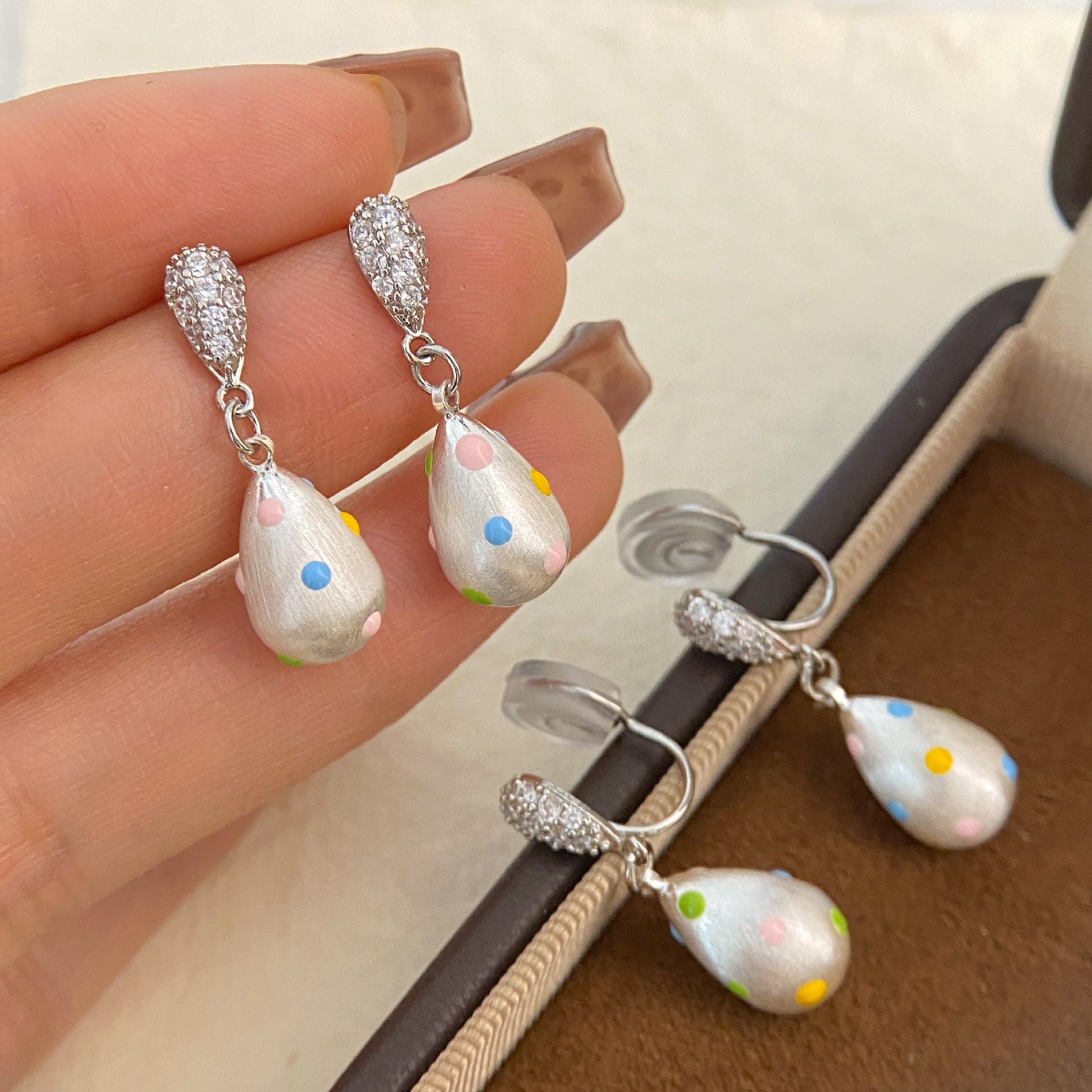 Design Unique Brushed Water Drop Color Dots Light Luxury Earrings