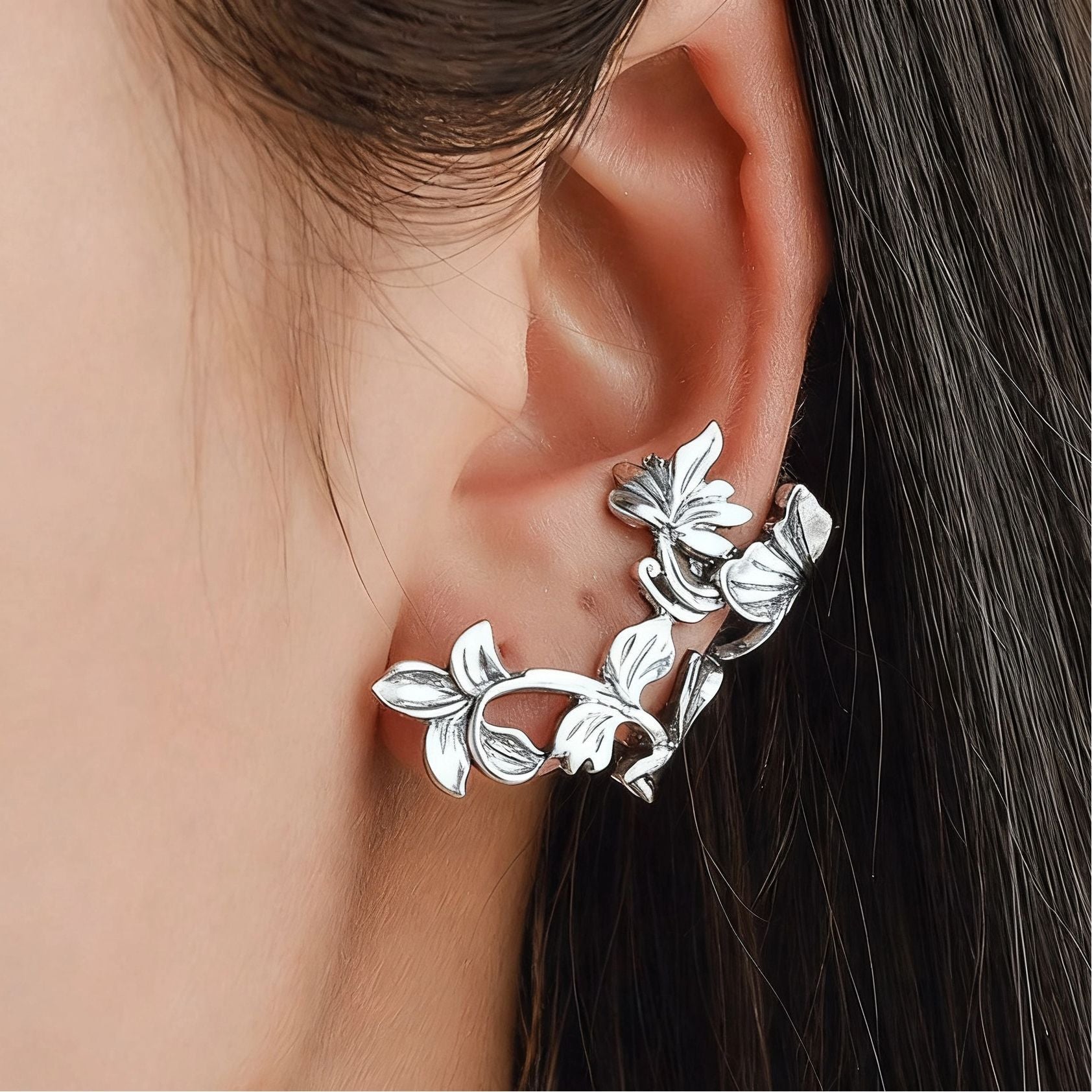 Women's Vintage Engraving Simple Bone Temperament Alloy Ear Clip