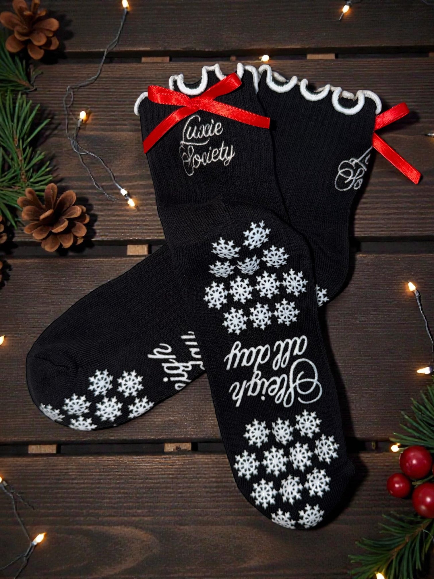 🎁 The Luxie Society Holiday Pilates Sock Trio Gift Box