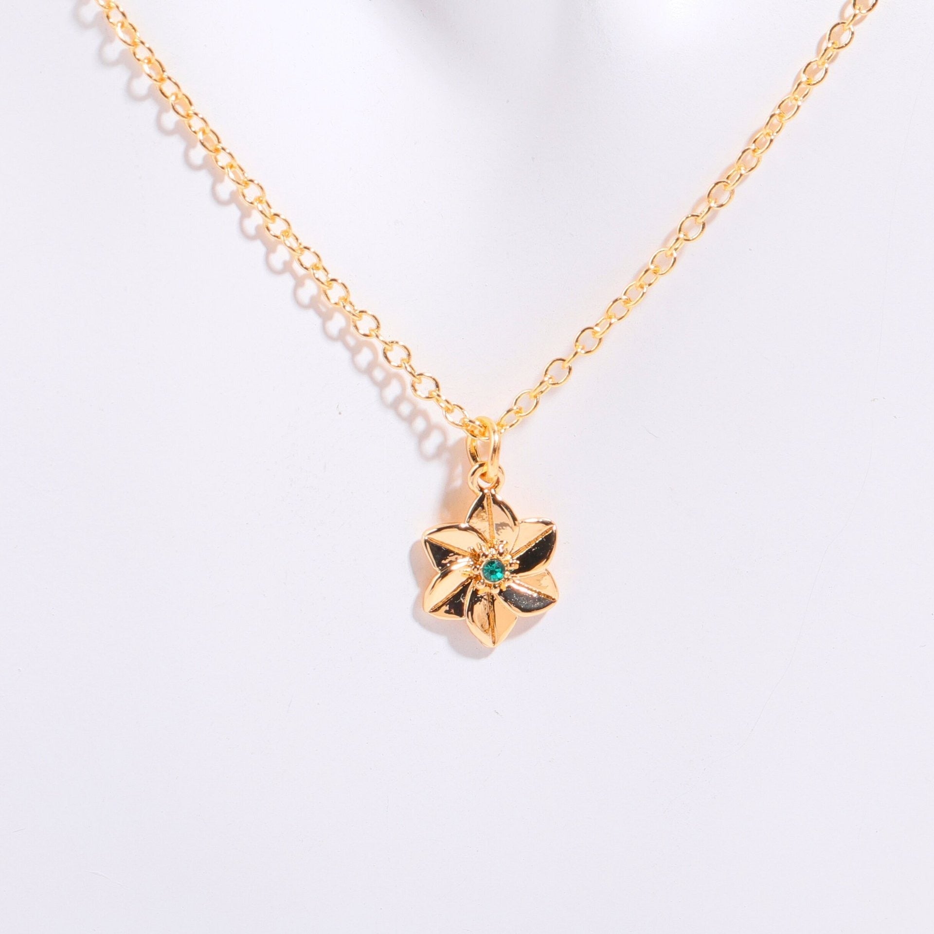 18 Gold December Birth Flower Bracelet