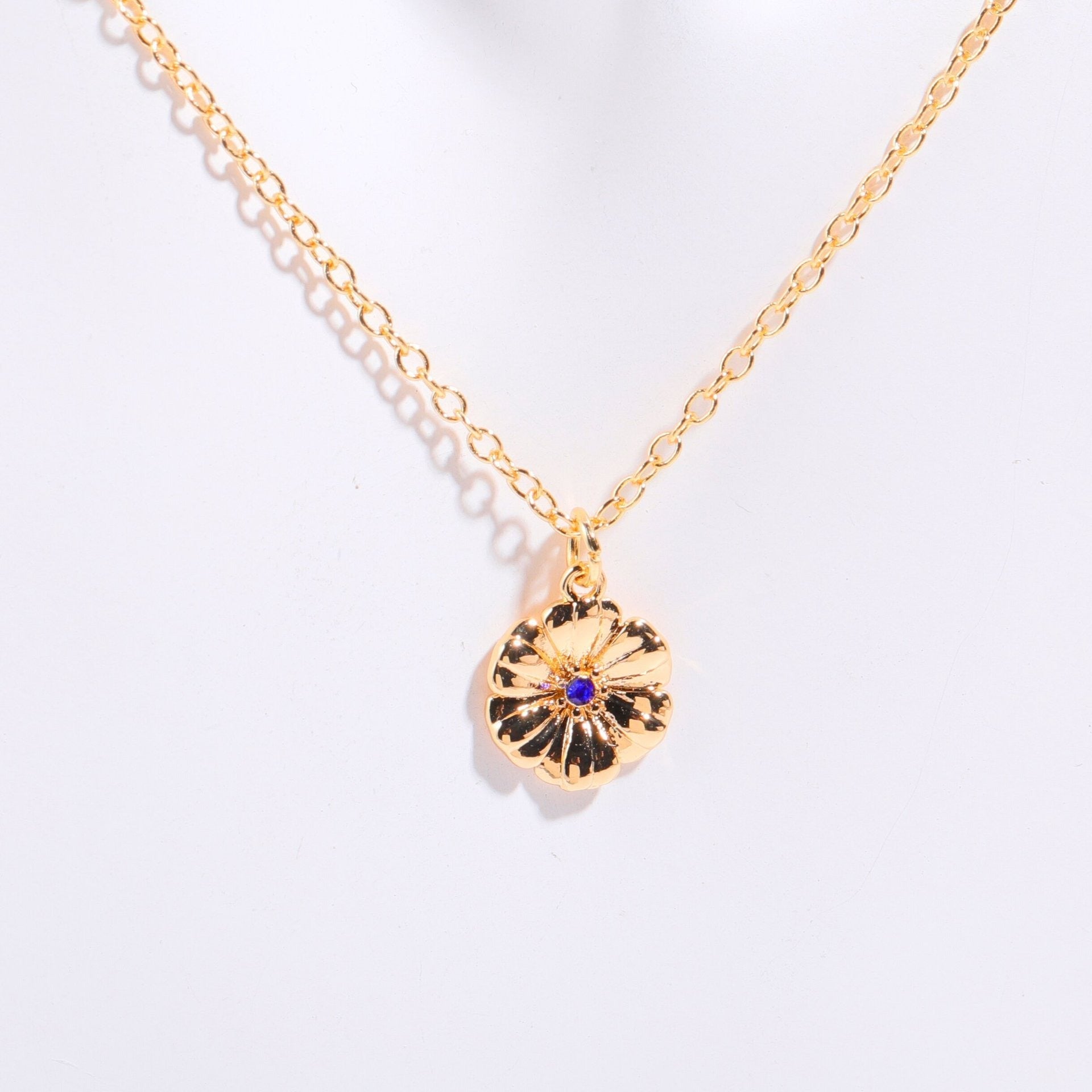 18 Gold December Birth Flower Bracelet