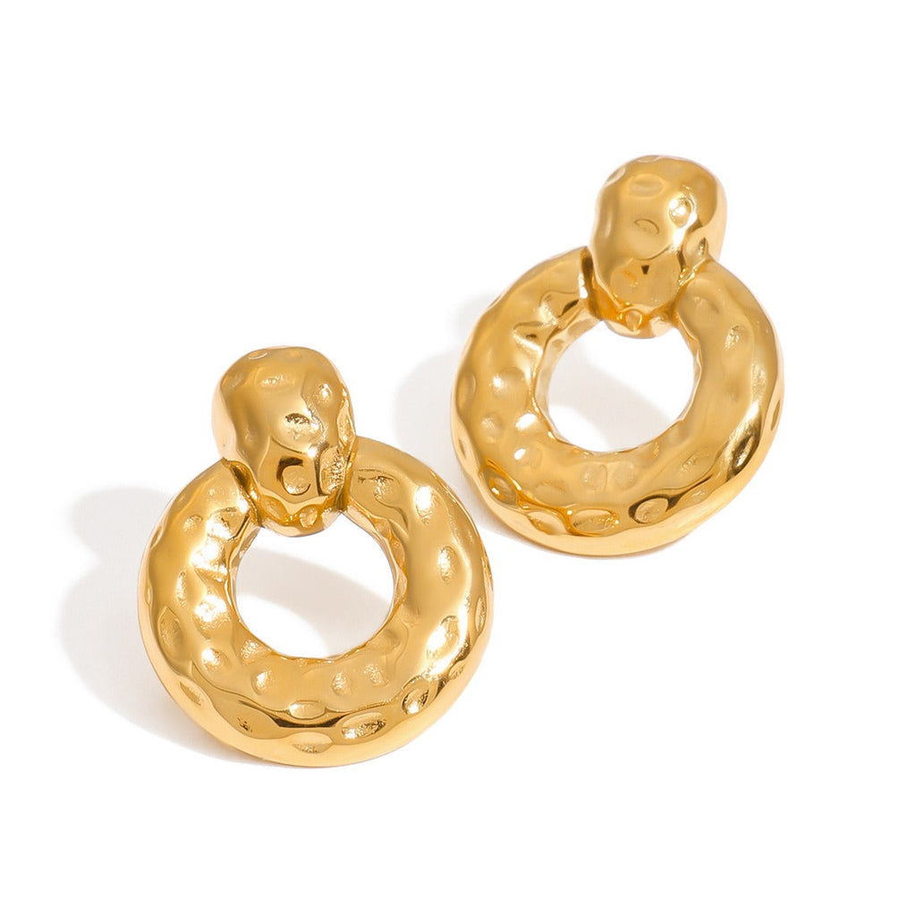 18K gold hollow round with texture design unique personality earrings18K gold hollow round with texture design unique personality earrings