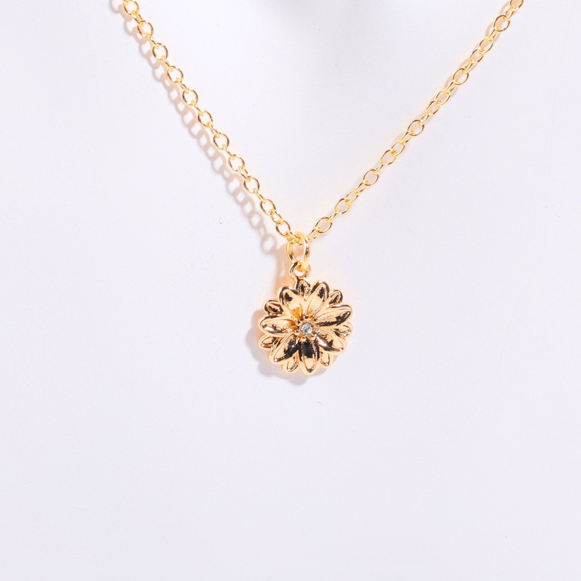 18 Gold December Birth Flower Bracelet