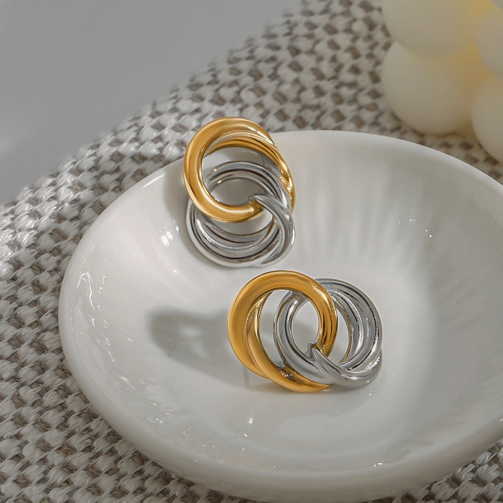 18K gold ring-shaped interlocking earrings with simple personality