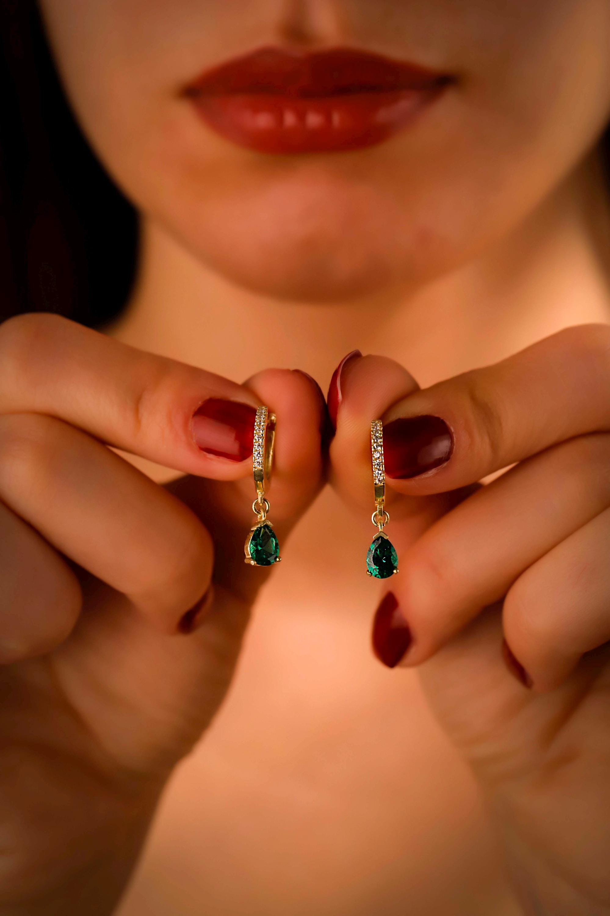 Emerald Elegance: Dainty Sterling Silver Earrings & Necklace Set for a Dazzling Look