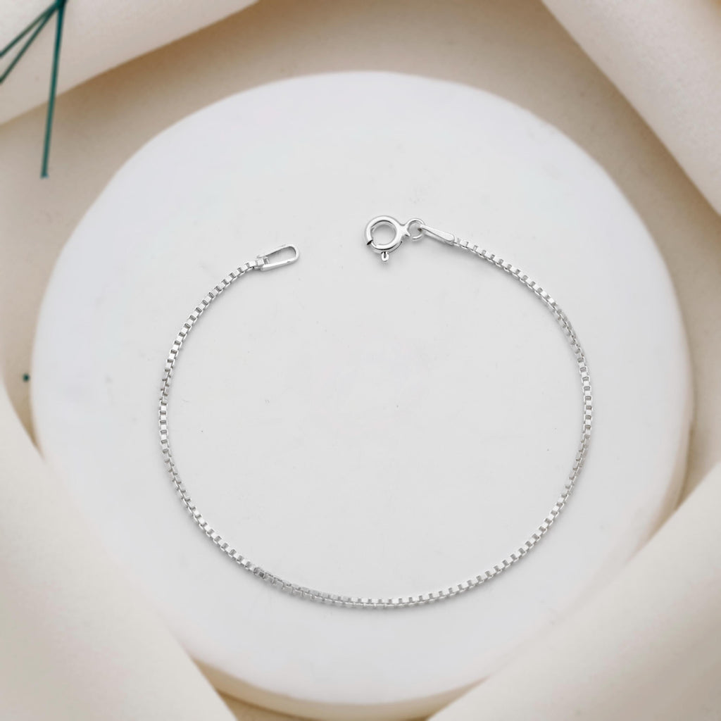 Shimmer & Shine Silver Box Chain Bracelet - Elegant Minimalist Jewelry for Everyday Glam, Perfect Gift for Her